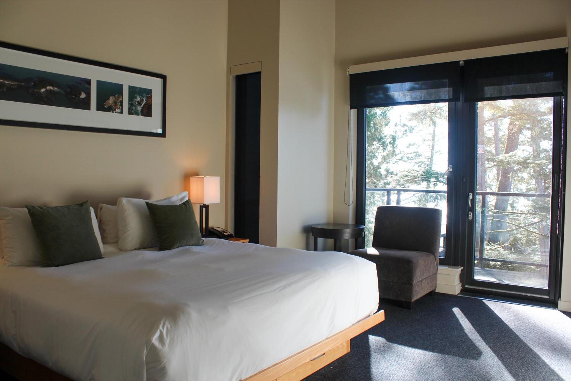 Black Rock Oceanfront Resort Ucluelet Room photo